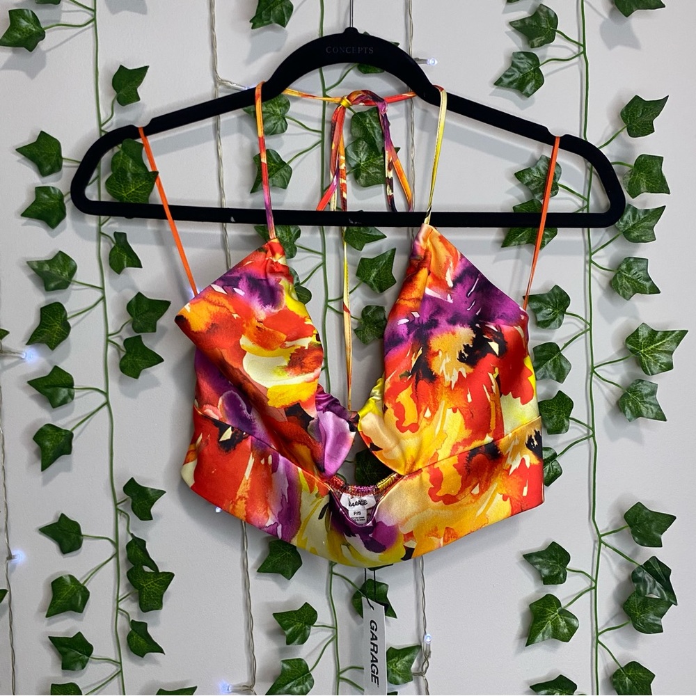 Cropped halter top